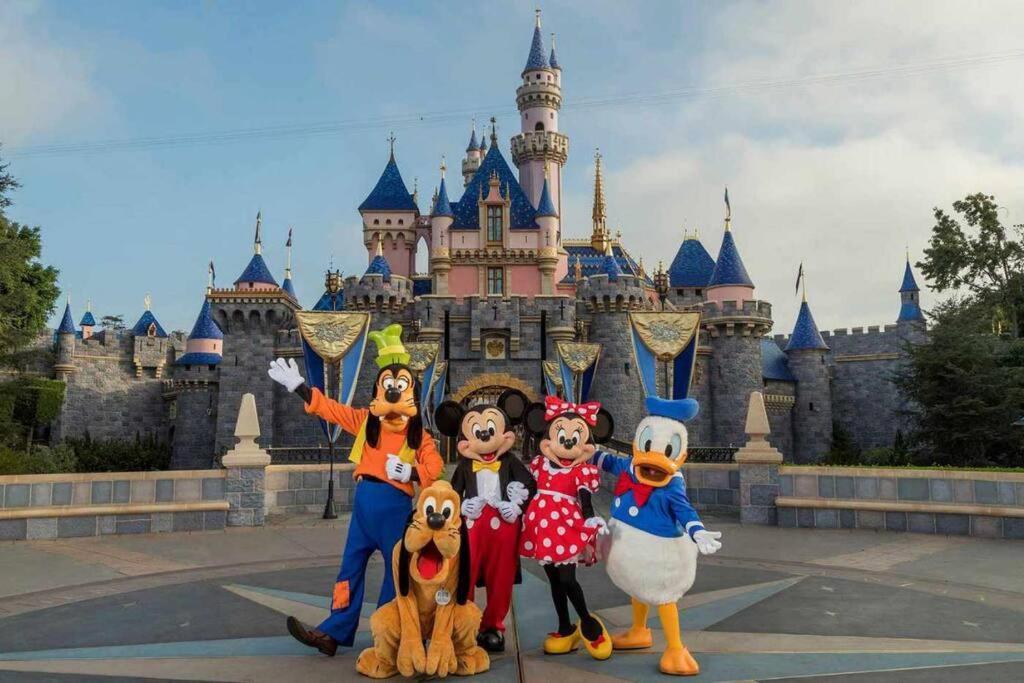 2 Miles To Disneyland -Free Parking! In Anaheim Ca Εξωτερικό φωτογραφία